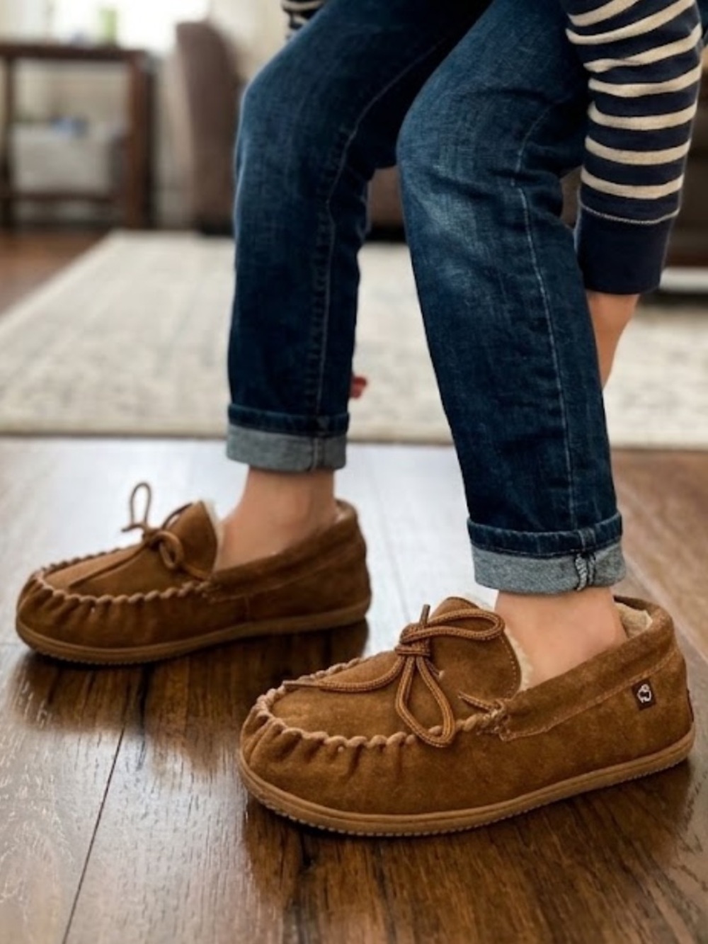 LAMO Kids Brown Leather Moccasins Slippers with Sheepskin Lining SZ 4